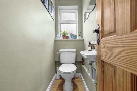 cloakroom.jpg