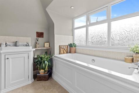 bathroom #5.jpg
