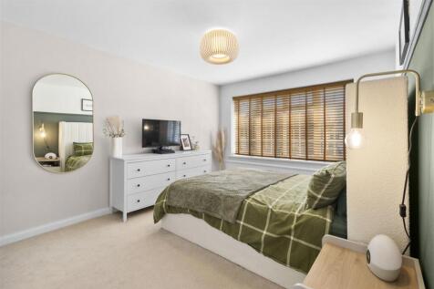 bedroom one.jpg