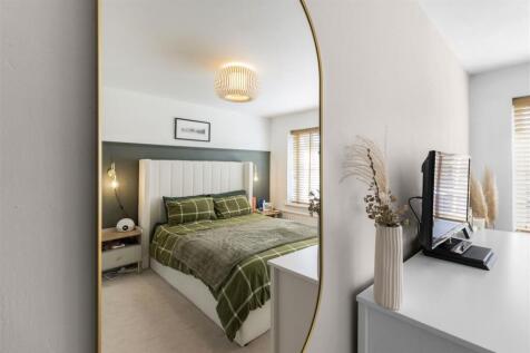 bedroom one #4.jpg