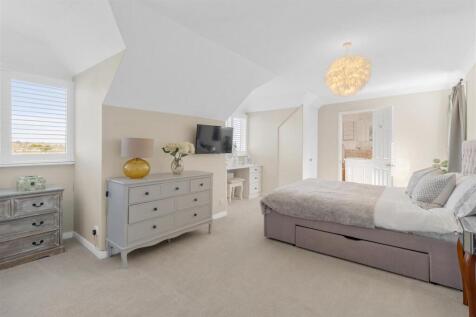 bedroom one.jpg