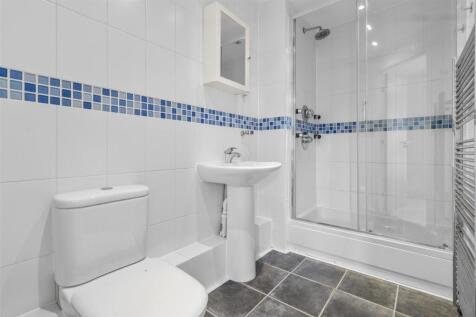 ensuite.jpg
