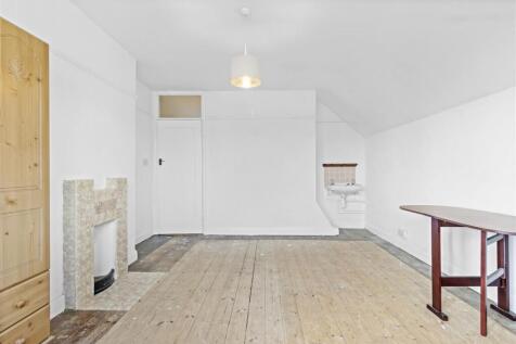 bedroom one #4.jpg