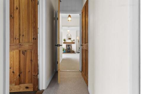 inner hallway.jpg