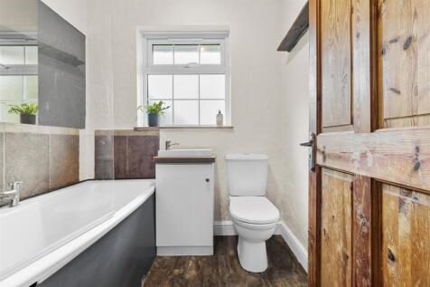 bathroom #2.jpg