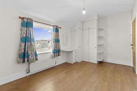 bedroom one #4.jpg
