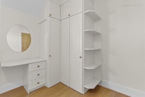 bedroom one #5.jpg