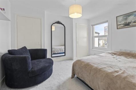 bedroom one.jpg