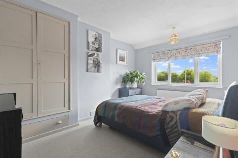 bedroom one.jpg