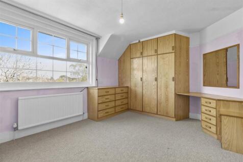 bedroom one.jpg