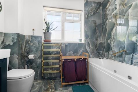 bathroom #2.jpg
