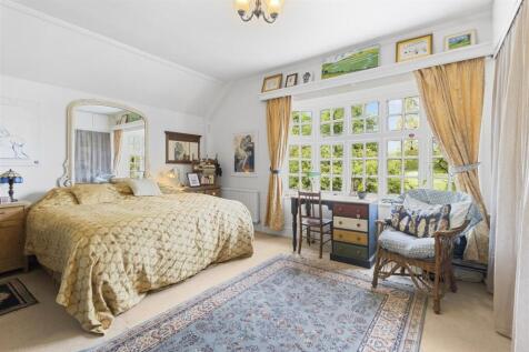 bedroom one #5.jpg