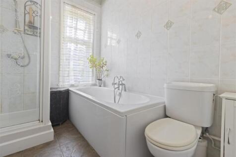 bathroom one.jpg
