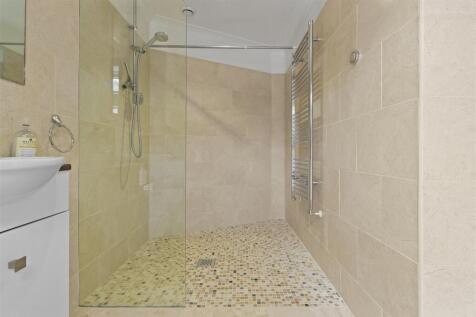 ensuite #2.jpg