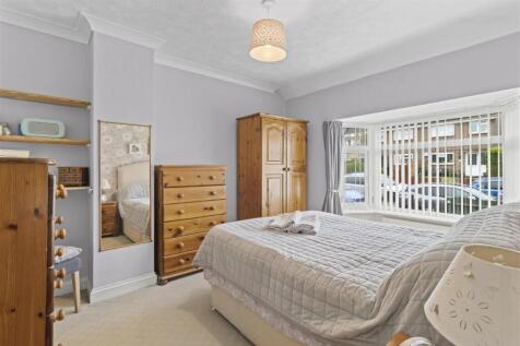 bedroom one.jpg