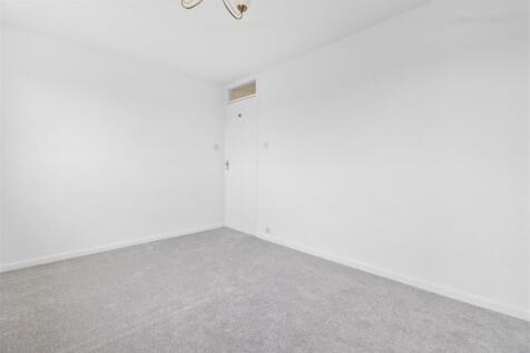 bedroom one #4.jpg