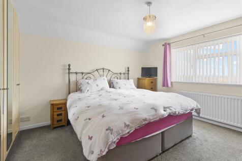 bedroom one.jpg