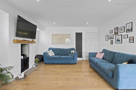 living area #4.jpg