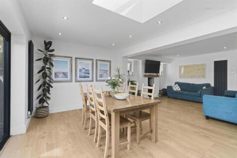 dining area #3.jpg