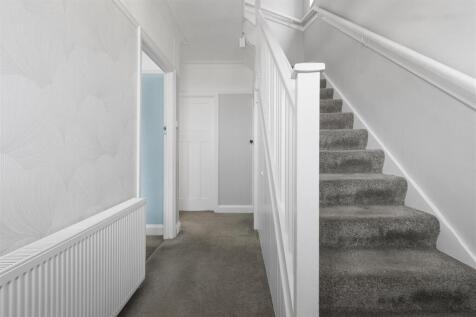 entrance hall #2.jpg