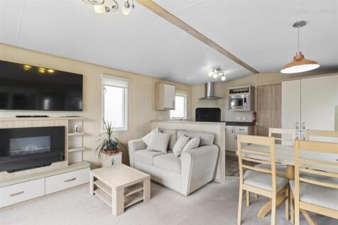 living area #4.jpg
