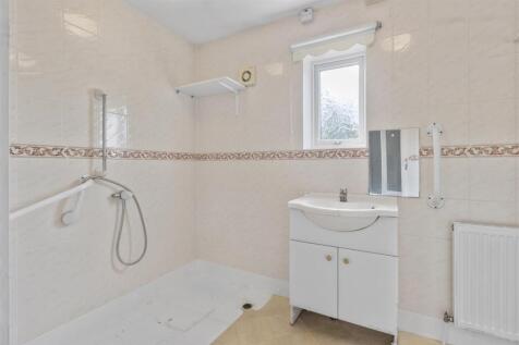 ground floor shower room #2.jpg