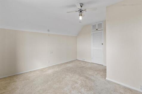 bedroom one #4.jpg