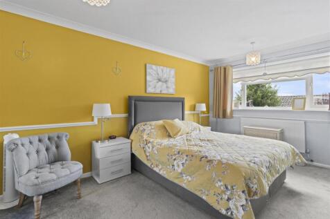 bedroom one.jpg