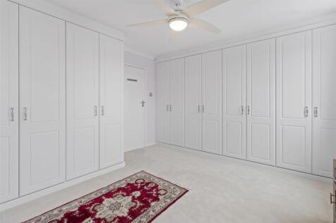 bedroom one #4.jpg