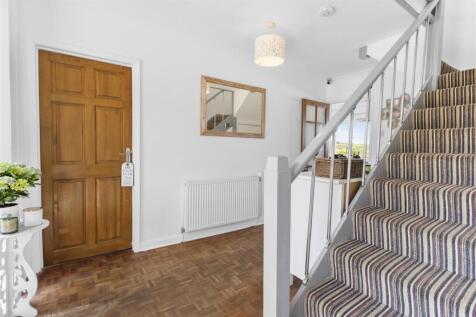 entrance hall #2.jpg