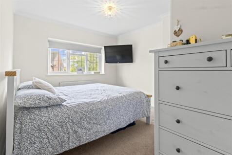 bedroom one.JPG