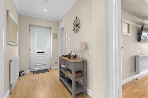 entrance hall #3.jpg