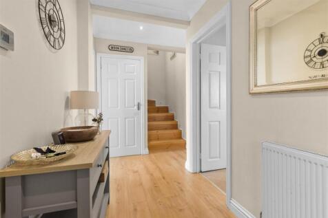 entrance hall #2.jpg