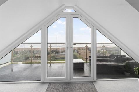 bedroom one feature.jpg