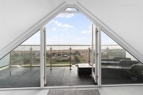 bedroom one feature #2.jpg