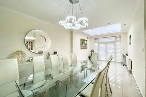 Full-Dining-Room-1200x900.jpg