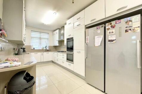 Kitchen--1200x900.jpg