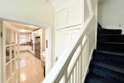 Hallway-1200x900.jpg
