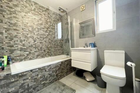 Top-Floor-Bathroom-1200x900.jpg