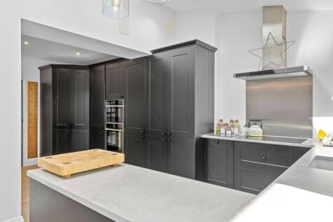 Kitchen/Dining Area