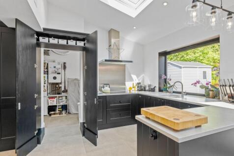 Kitchen/Dining Area