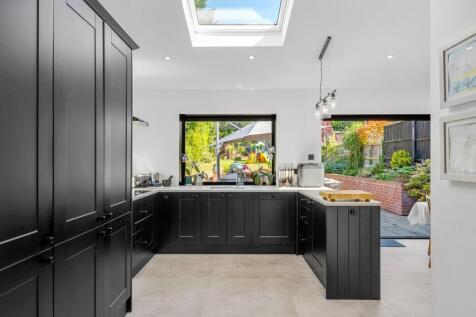 Kitchen/Dining Area