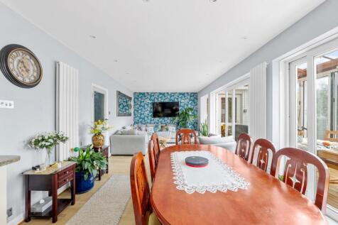 Lounge Dining Room