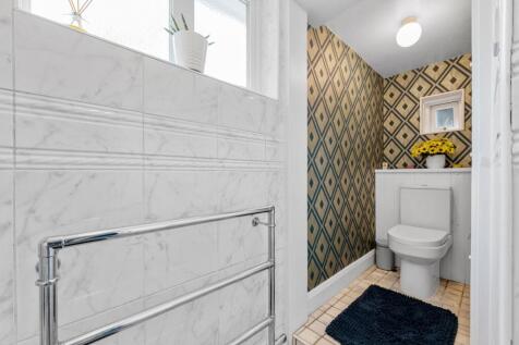 Shower/Cloakroom