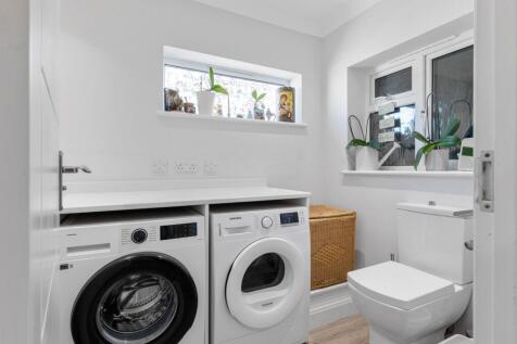 Utility Room/Cloakroom