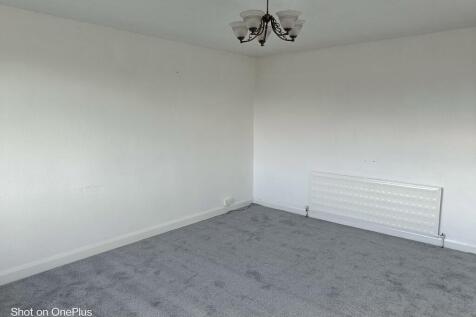 Large Lounge to t...