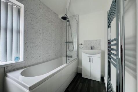 13 addison bath