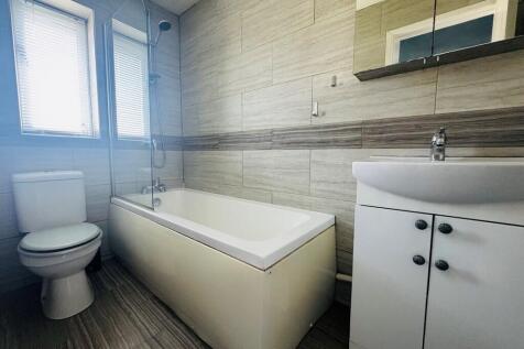 5 Sienna bathroom