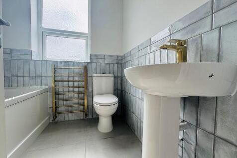 langmead bathroom