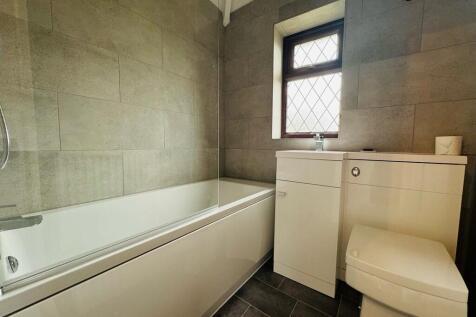 lancaster bathroo...